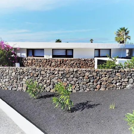 Дом отдыха Bungalow En La Playa De *
